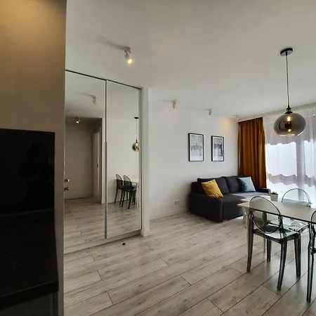 Aurora Ii Apartament *